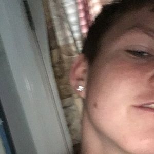 Meet your Posher, Cameron